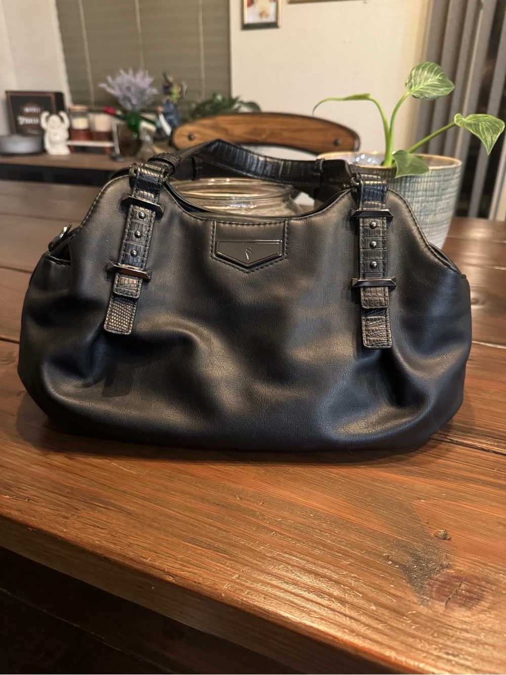 Simply Vera Vera Wang Black Leather Shoulder Bag